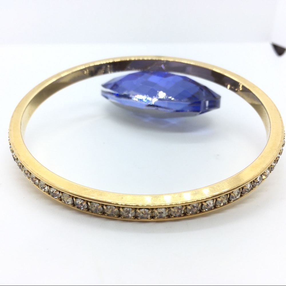AVON Gold Tone Rhinestone Vintage Bangle Bracelet - Picture 3 of 6